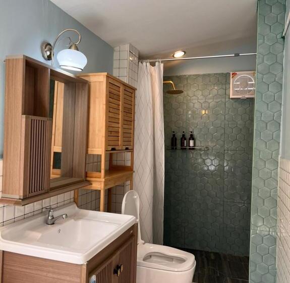 Семейный Номер Совместный Санузел, Eden Hotel Bangsean