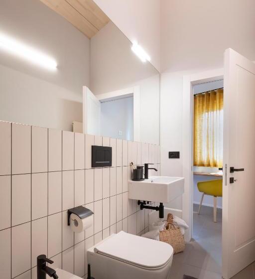이코노미 룸, Camere D Aria
