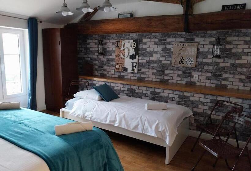 Трехместный Номер Стандарт Вид на Сад, La Maison Des Maîtres De Forge