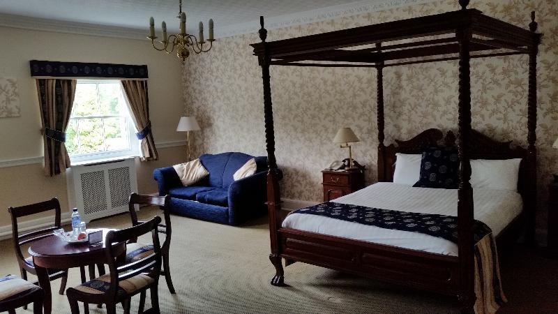 标准间, Haughton Hall