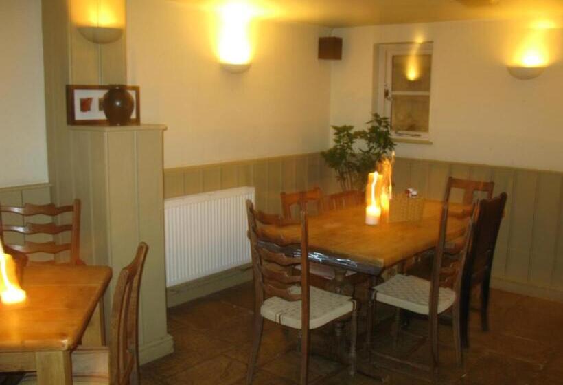 غرفة عائلية, The Chequers Inn