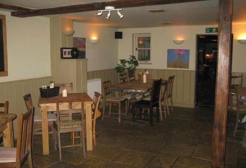 غرفة عائلية, The Chequers Inn