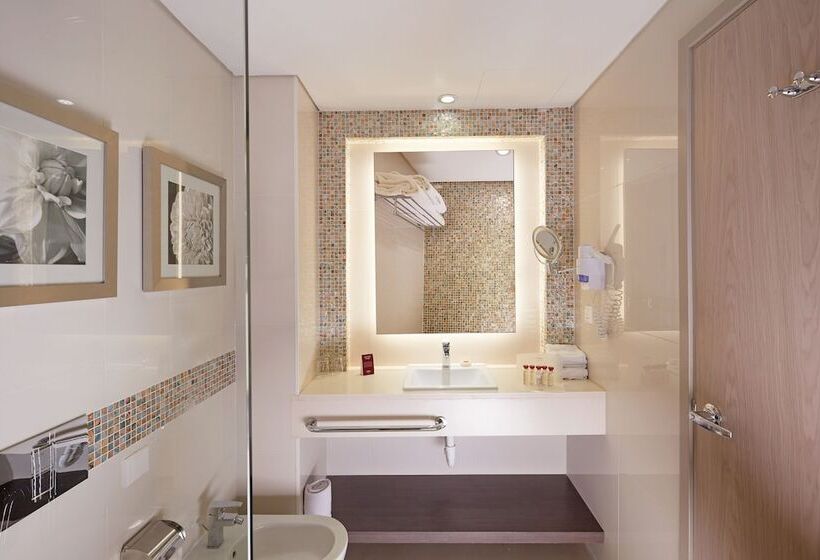 Полулюкс, Makarem Annakheel Hotel & Resort