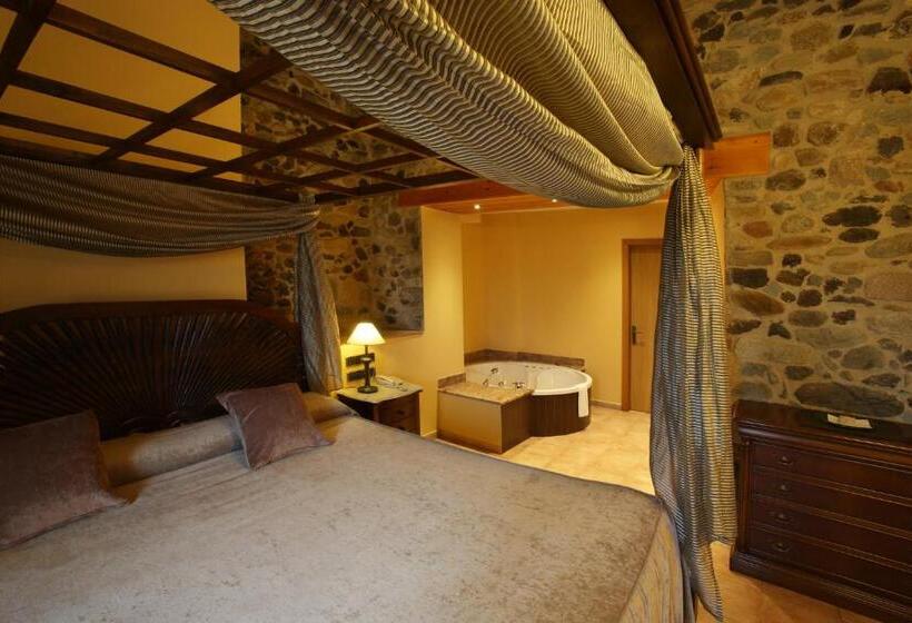 Suíte com Hidromassagem, Mas La Casassa