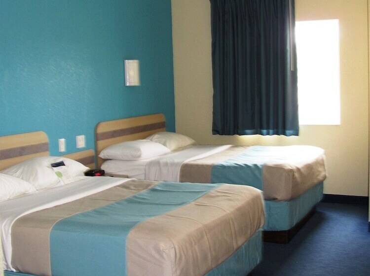 Номер Стандарт 2 Двуспальные Кровати, Motel 6huntsville, On