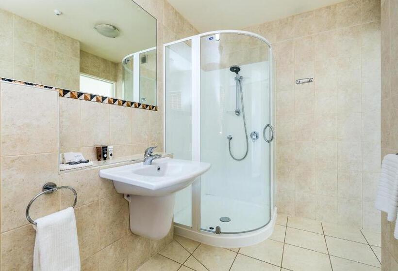 スイート（家族用）, Pebble Beach Motor Inn