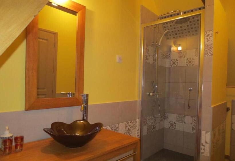Номер Стандарт Трехместный, Chambres D Hôtes Entre Arras Et Albert   Bed And Breakfast