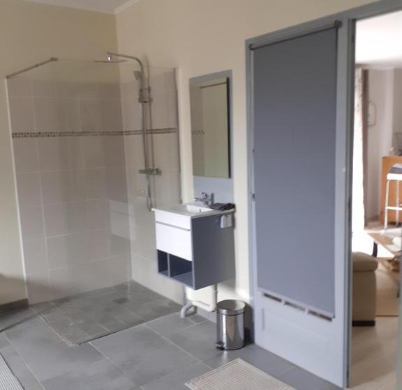 Дом 1 Спальня, Chambres Et Table D Hôtes Les Trois Marquets