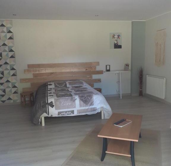 Дом 1 Спальня, Chambres Et Table D Hôtes Les Trois Marquets