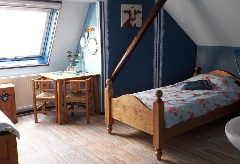 Номер Стандарт Вид на Сад, Bed & Breakfast “ Gastvrij Onthaal “