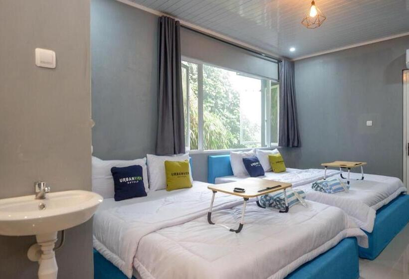 Семейный Номер, Urbanview Hotel Umbrella Dieng By Reddoorz