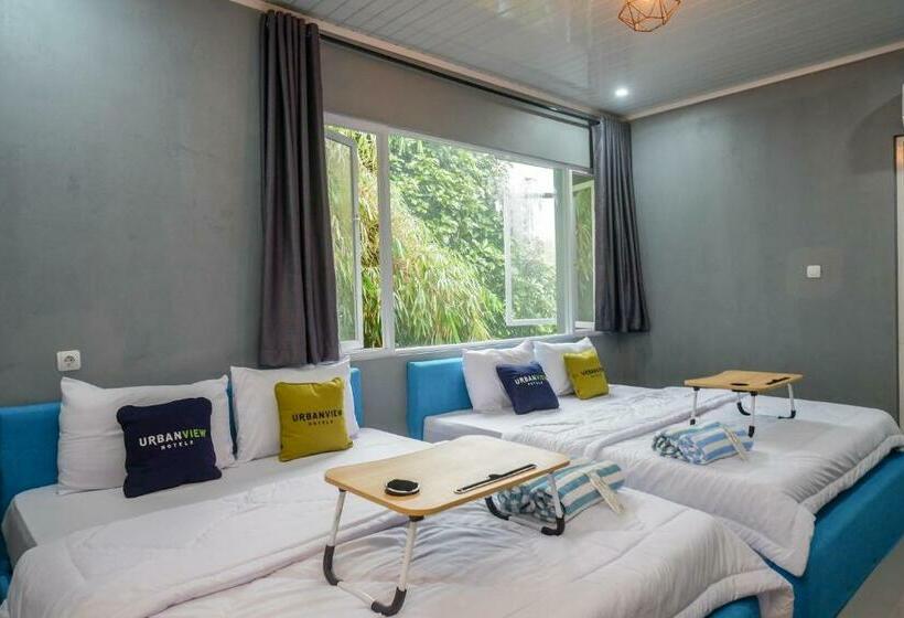 Семейный Номер, Urbanview Hotel Umbrella Dieng By Reddoorz