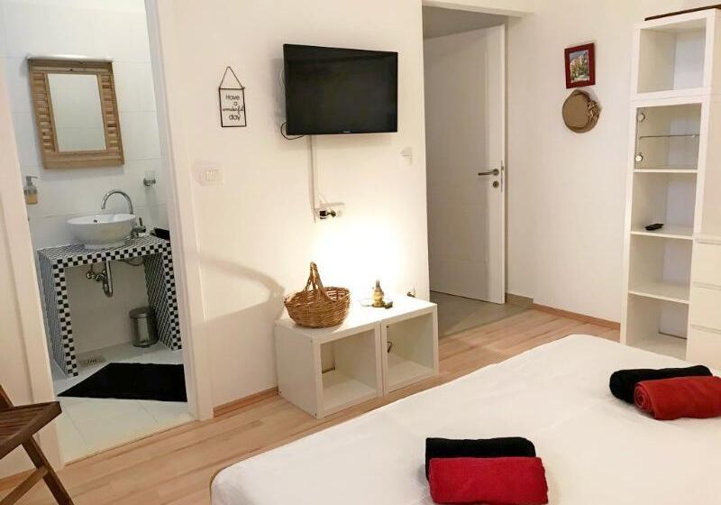 Апартаменты 1 Спальня, Apartments And Rooms Mladenka