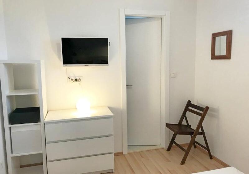 Апартаменты 1 Спальня, Apartments And Rooms Mladenka