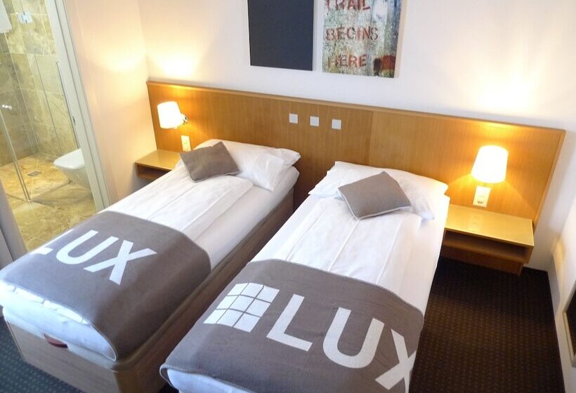 Номер Economy, Businesshotel Lux