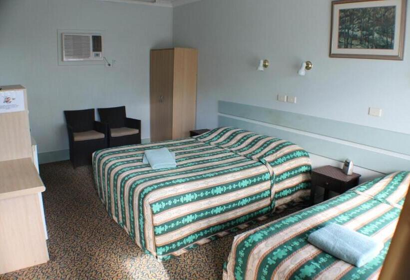 Кровать в Общей Комнате, Lake Forbes Motel