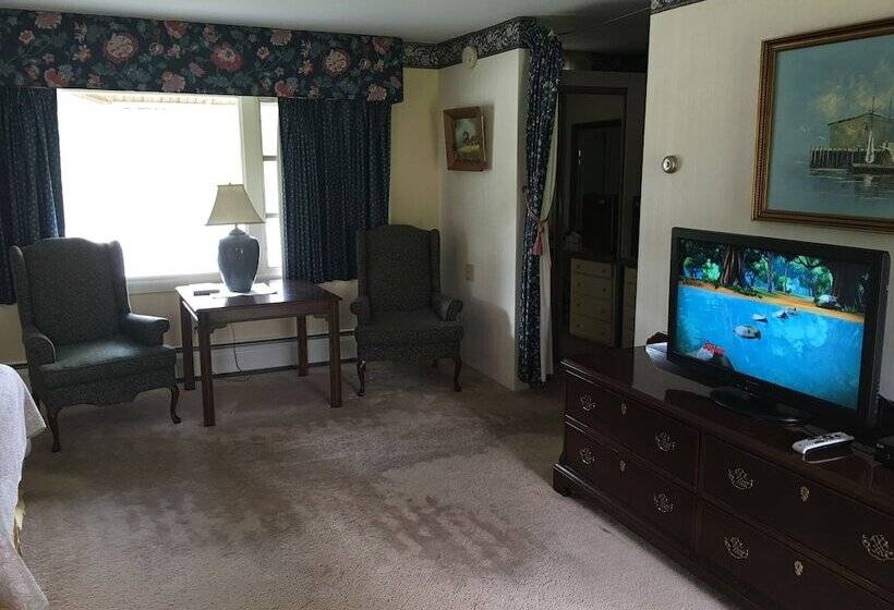 Номер Deluxe, Weathervane Motel