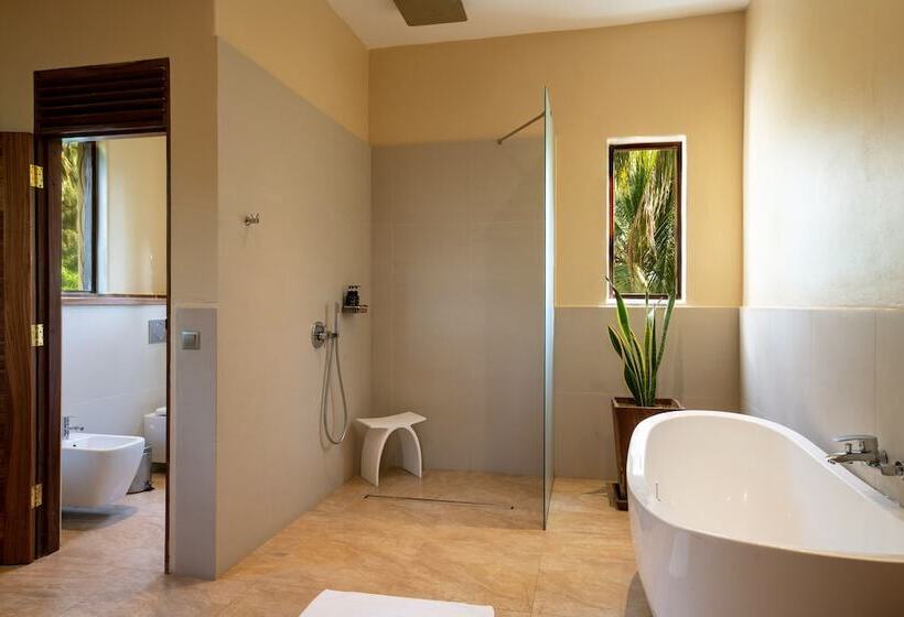 اتاق لوکس با وان آب گرم, Zanzibar White Sand Luxury Villas & Spa  Relais & Chateaux