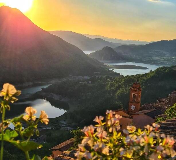 Номер Стандарт Трехместный, La Casa Sul Fiordo Lago Del Turano