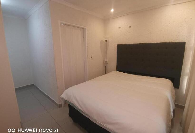 Дом 2 Спальни, Moletji Guest House
