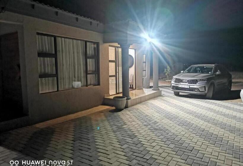 Дом 2 Спальни, Moletji Guest House