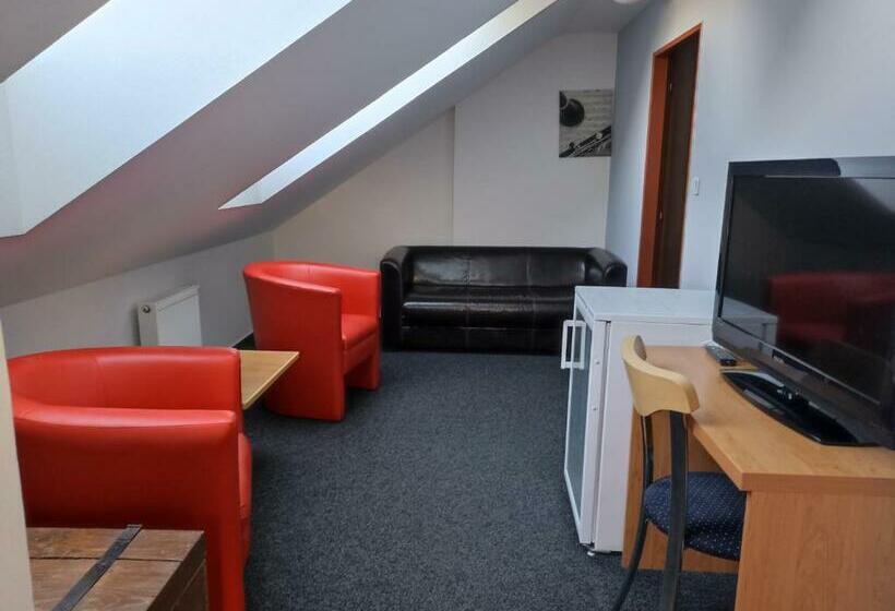 Семейный Номер Deluxe, Penzion A Restaurace Bělecký Mlýn