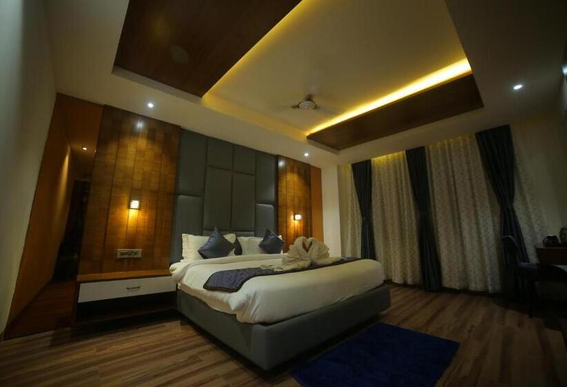 Люкс Deluxe Кровать Кинг, Sree Fortune Grand, Tadepalli