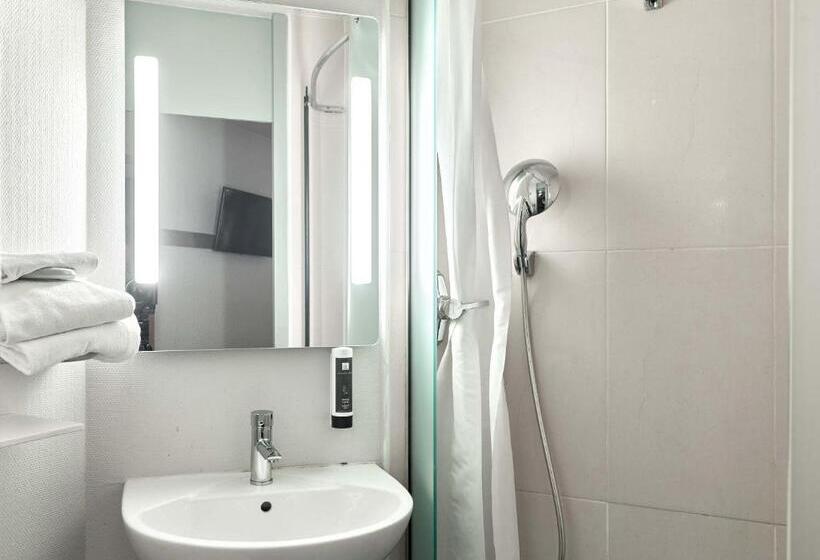 Четырехместный Номер Стандарт, B&b Hotel Noisy Le Grand
