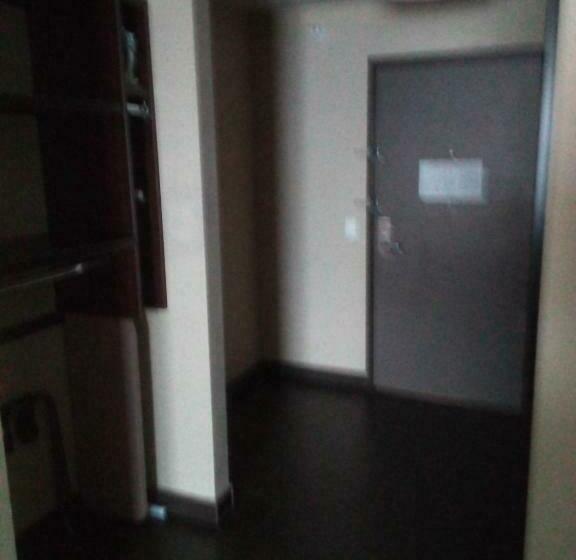 适合残疾人士使用的带超级大床的标准间, Best Western Roosevelt Place