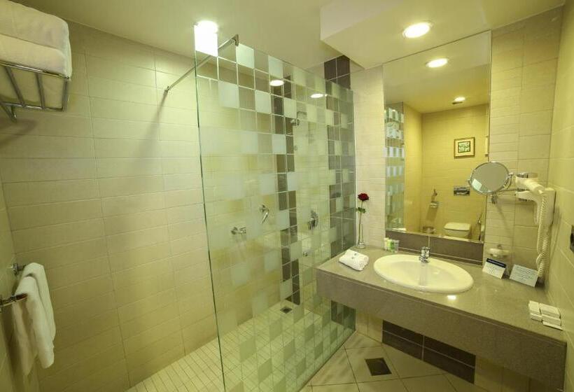 Апартаменты 2 Спальни, Golden Tulip Hotel Buraidah Al Qassim