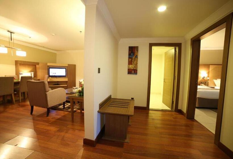 Люкс 2 Спальни, Golden Tulip Hotel Buraidah Al Qassim