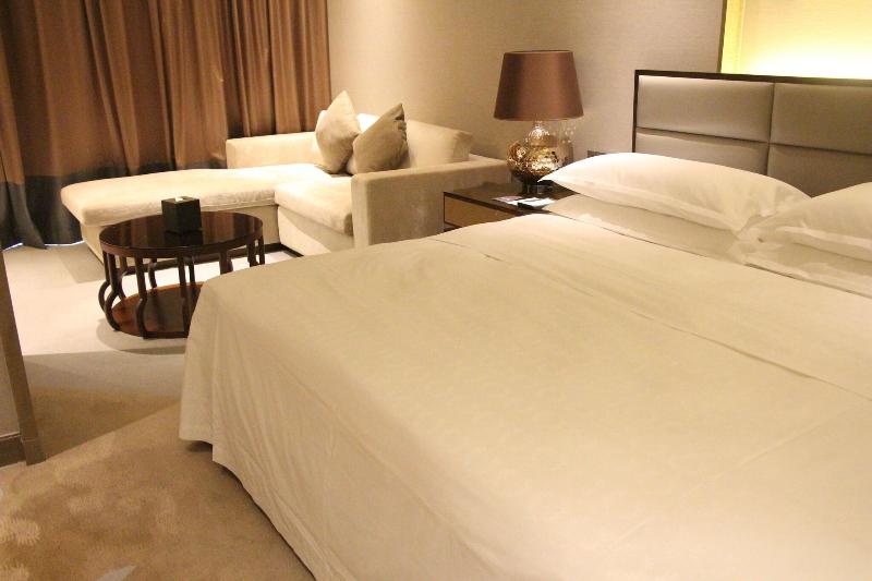豪华园景房, Sheraton Bailuhu Resort, Huizhou