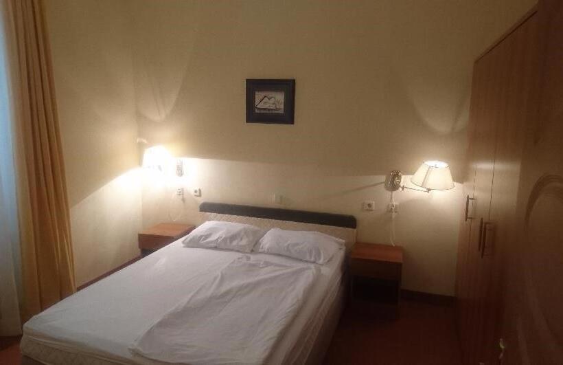 Family Suite, Vila Ružica  Glavna Zgrada I Depandanse