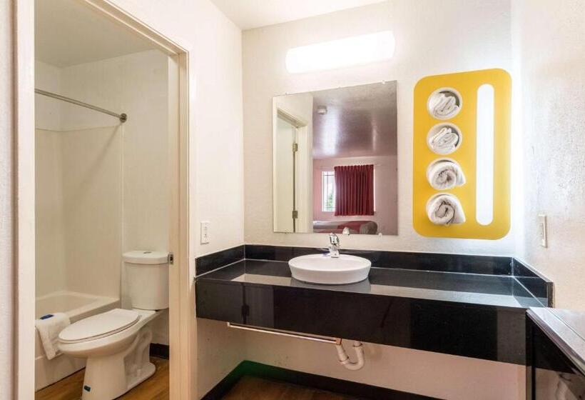 Трехместный Номер Комфорт, Motel 6 Seguin Tx