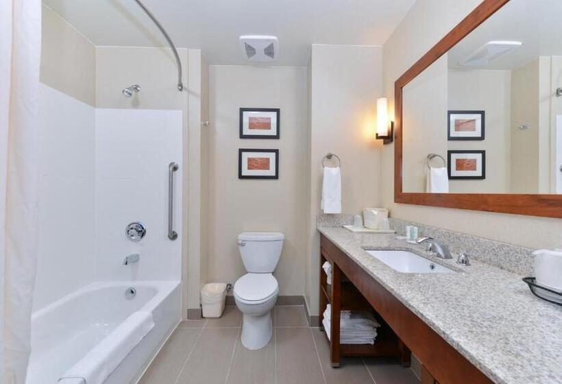 Люкс Кровать Кинг, Comfort Suites Redding  Shasta Lake