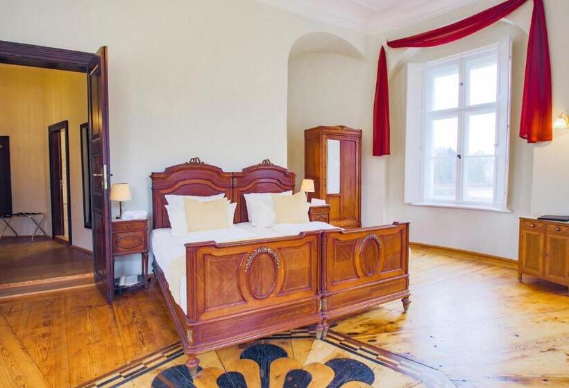 Suite with lake view, Schlosshotel Fürstlich Drehna
