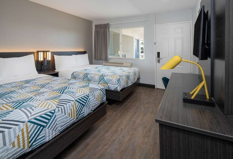 Номер Deluxe, Motel 6fontana, Ca