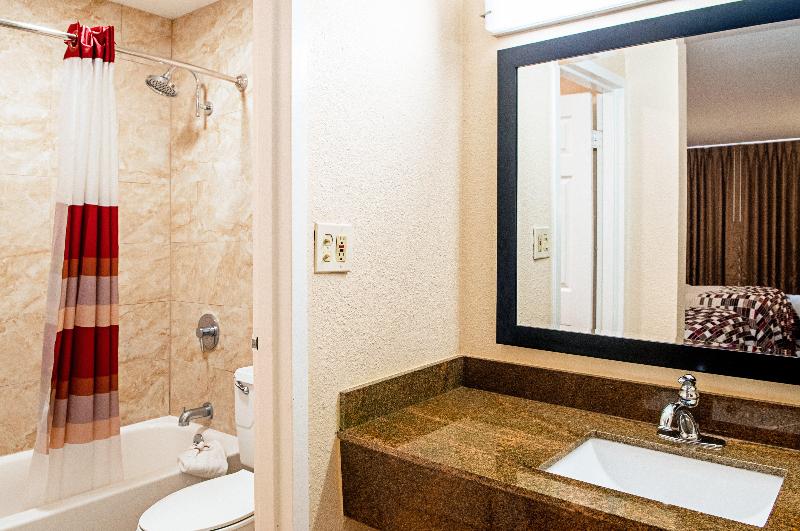 Номер Deluxe, Red Roof Inn Slidell