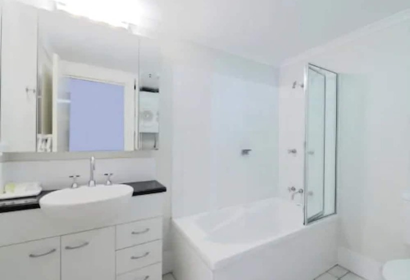 Апартаменты 2 Спальни с Балконом, Frisco Apartments
