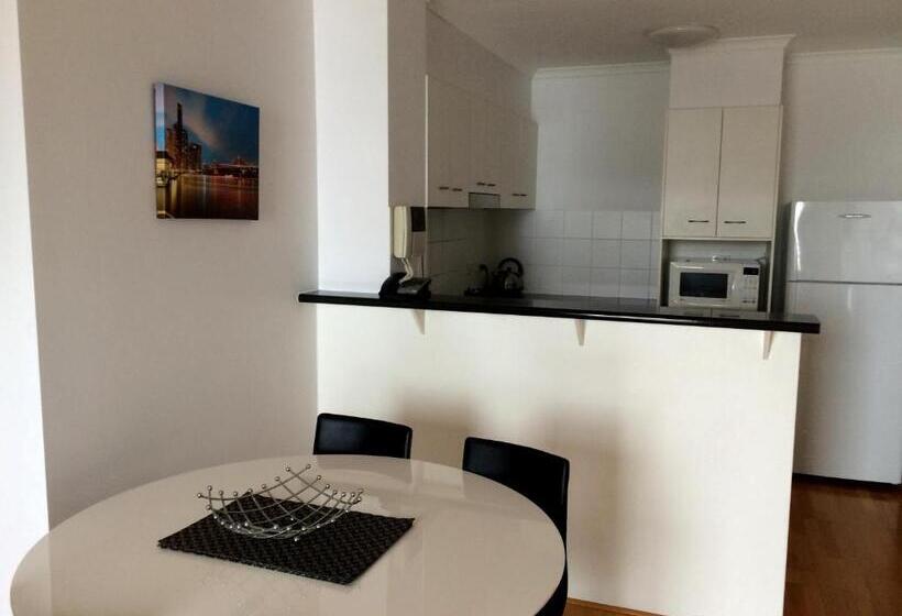 Апартаменты 2 Спальни с Балконом, Frisco Apartments