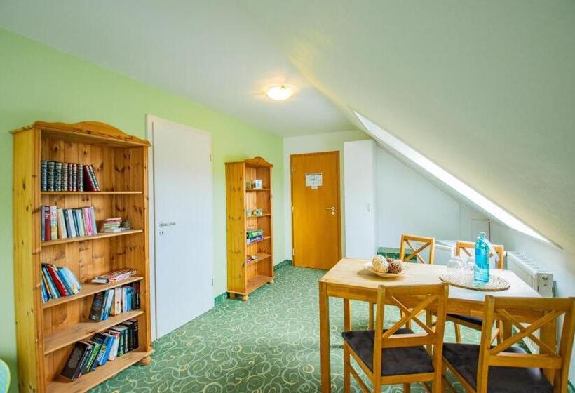 اتاق استاندارد چهار تخته, Ferien Hotel Spreewald