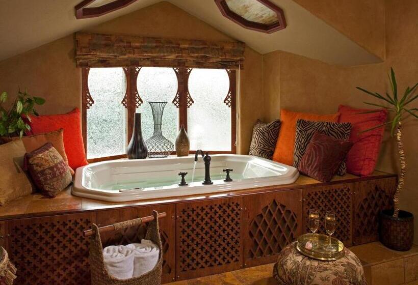 Suite with lake view, Old Rittenhouse Inn