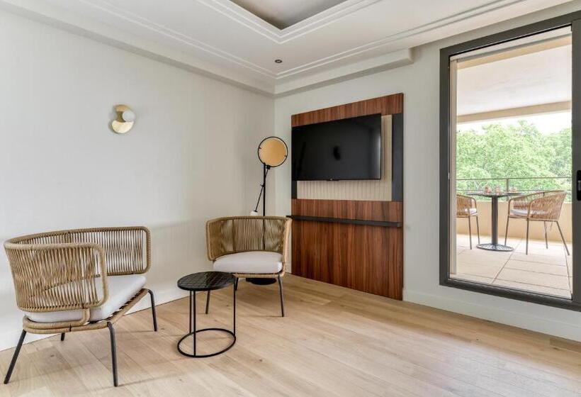 Полулюкс Повышенной Комфортности, Zenitude Hotel La Valadiere, Ascend Hotel Collection