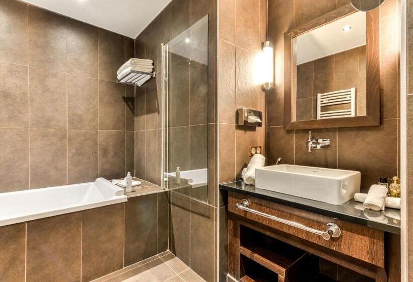 Номер Deluxe Кровать Кинг, Zenitude Hotel La Valadiere, Ascend Hotel Collection