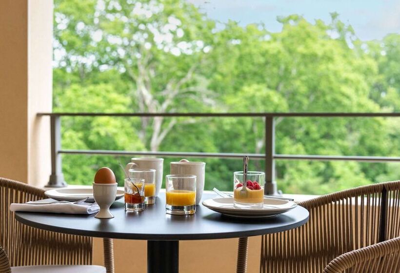 Полулюкс Повышенной Комфортности, Zenitude Hotel La Valadiere, Ascend Hotel Collection