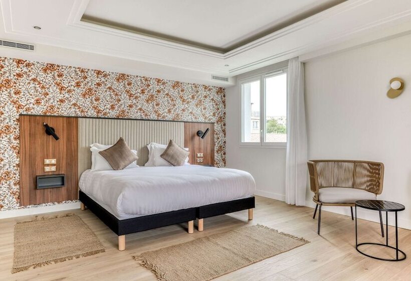 Полулюкс Повышенной Комфортности, Zenitude Hotel La Valadiere, Ascend Hotel Collection