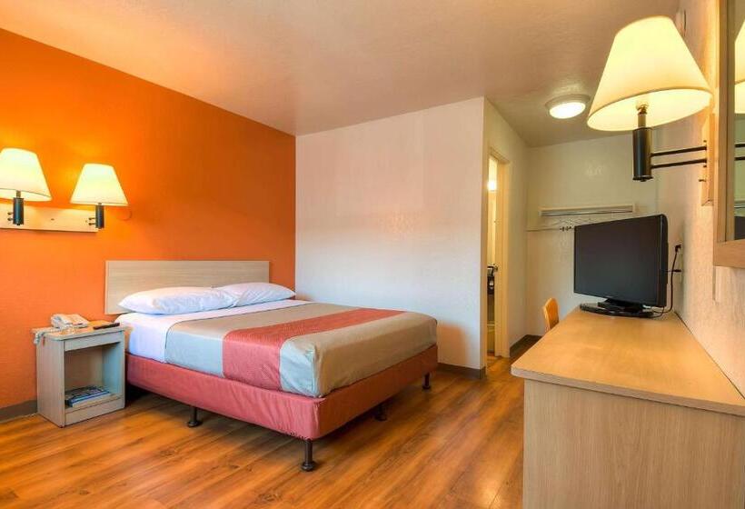 Номер Deluxe, Motel 6 Westminster, Ca   South   Long Beach Area