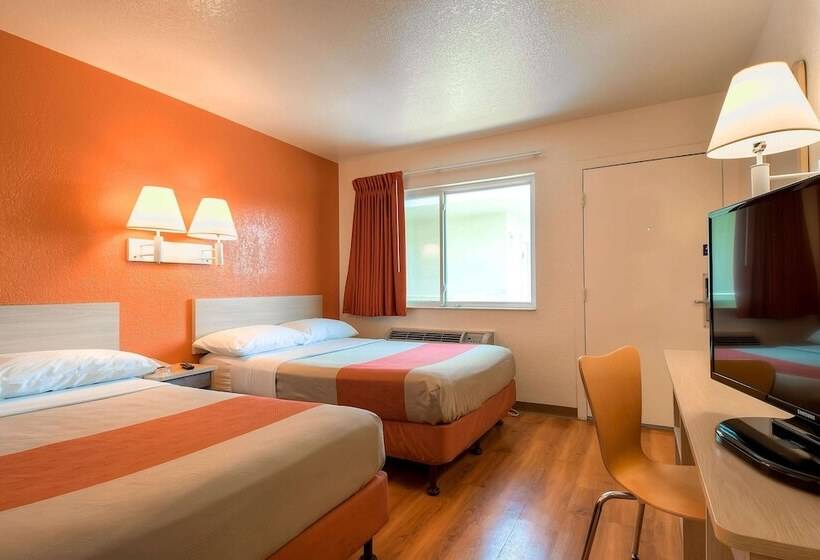 Номер Deluxe, Motel 6 Westminster, Ca   South   Long Beach Area
