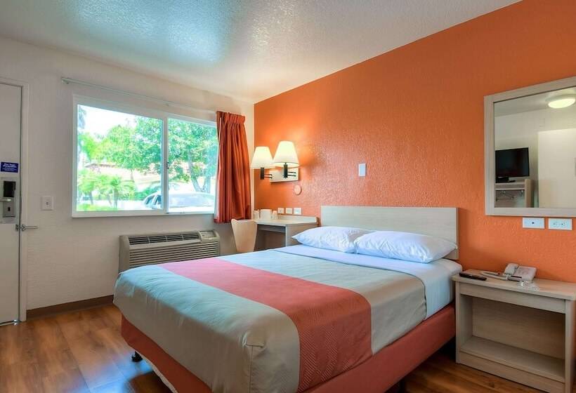 Люкс, Motel 6 Westminster, Ca   South   Long Beach Area