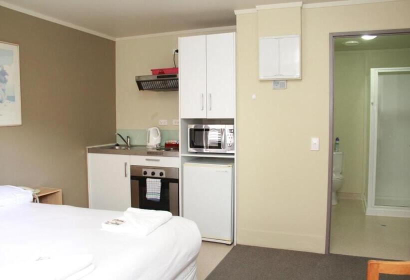 스탠다드 스튜디오, Nikau Apartments